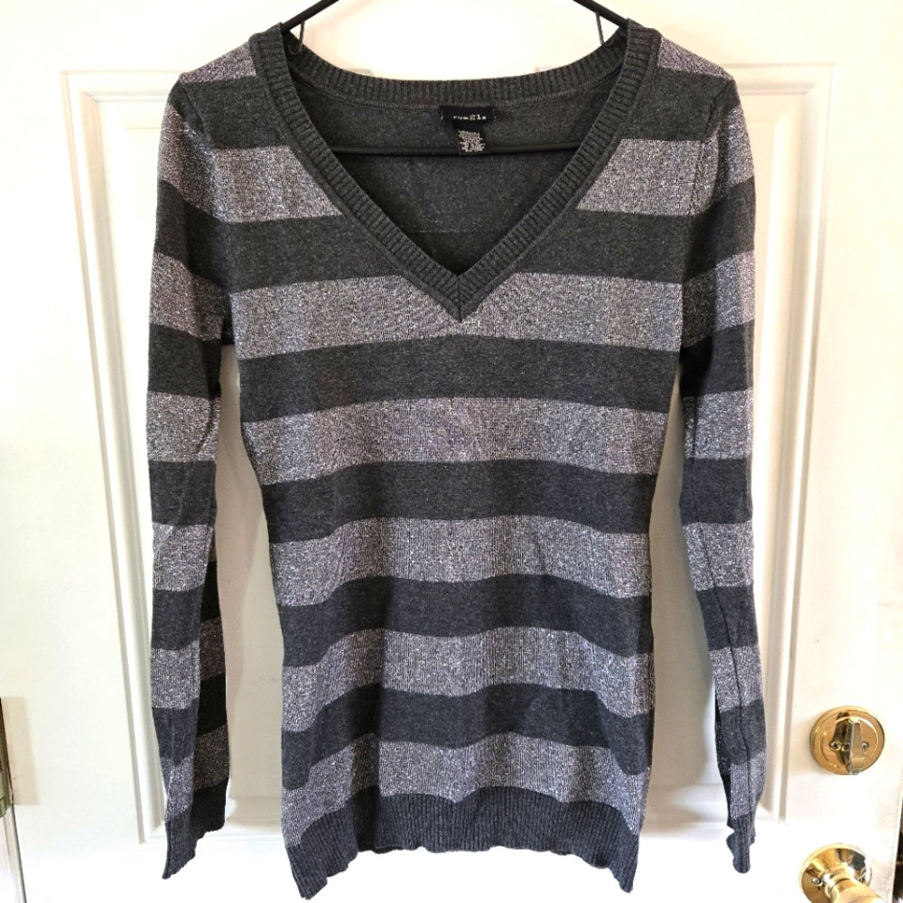 NWOT Rue21 Women's Gray Striped Sparkle Sweater Size Medium